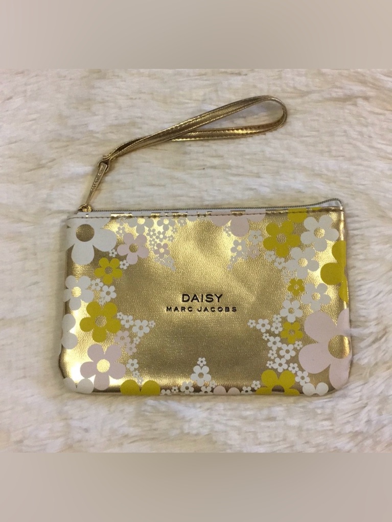 Marc Jacobsgold Floral Daisy Wristlet